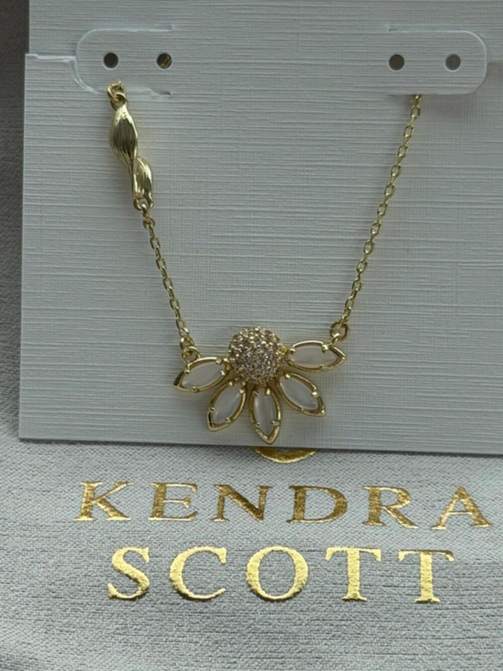 Kendra Scott necklace